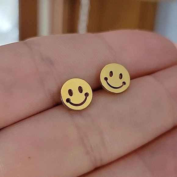 🔥LAST PAIR🔥 Smiley Face Stud Earrings, unisex - Picture 8 of 9